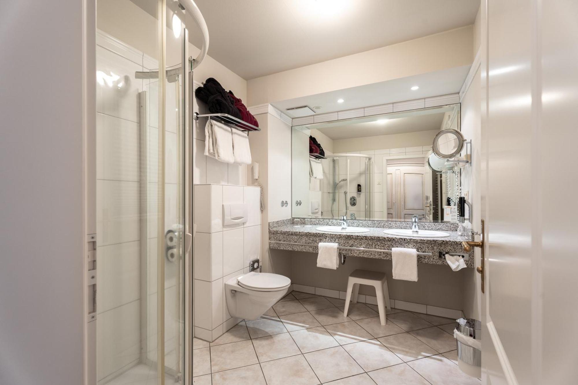 Romantik Hotel Boesehof Бад Бедеркеза Екстериор снимка