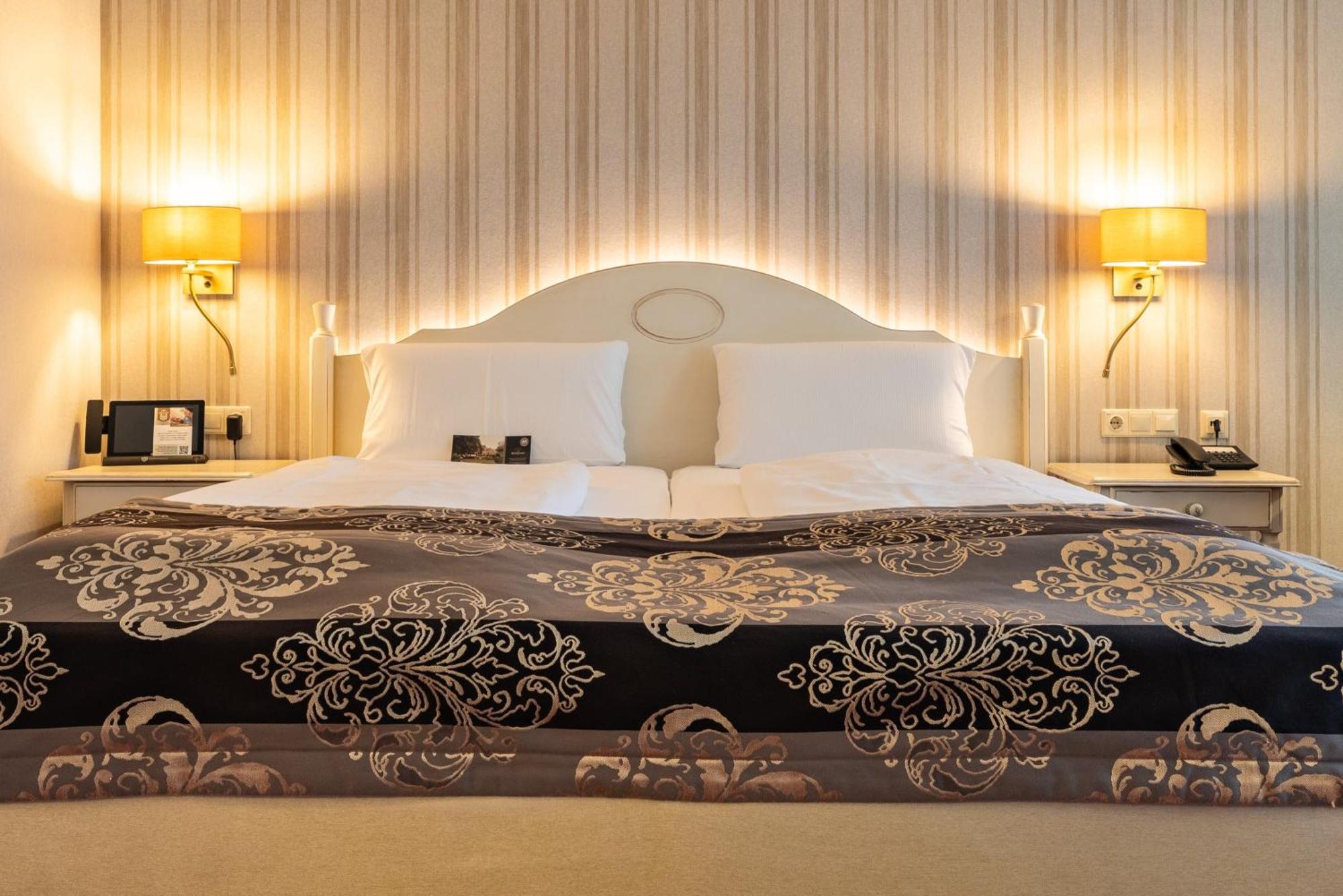 Romantik Hotel Boesehof Бад Бедеркеза Екстериор снимка
